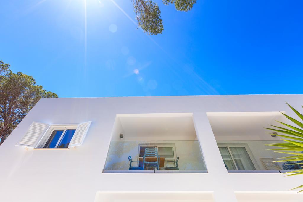 Pinos Playa Suites Es Migjorn Exterior foto