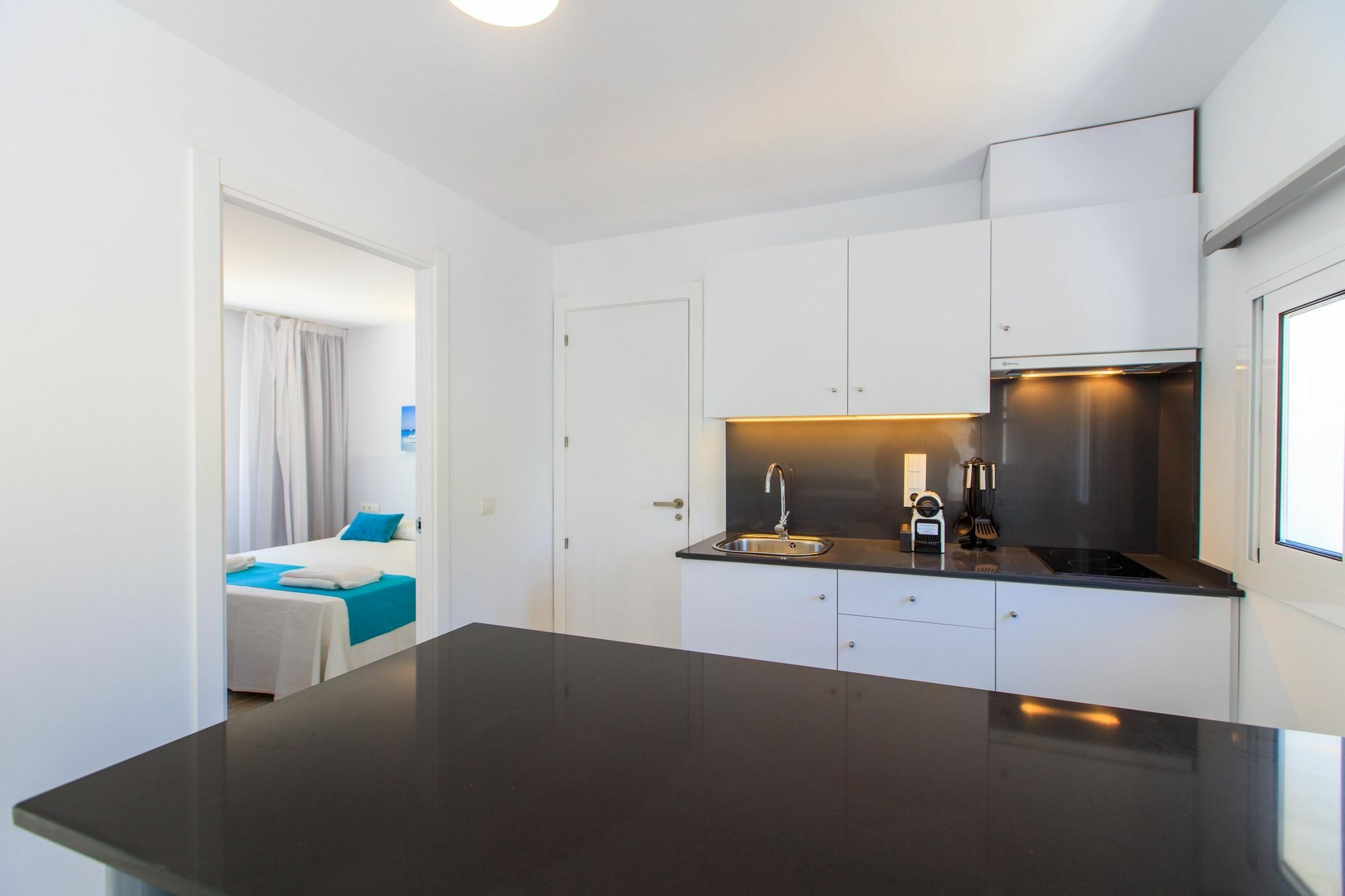 Pinos Playa Suites Es Migjorn Exterior foto