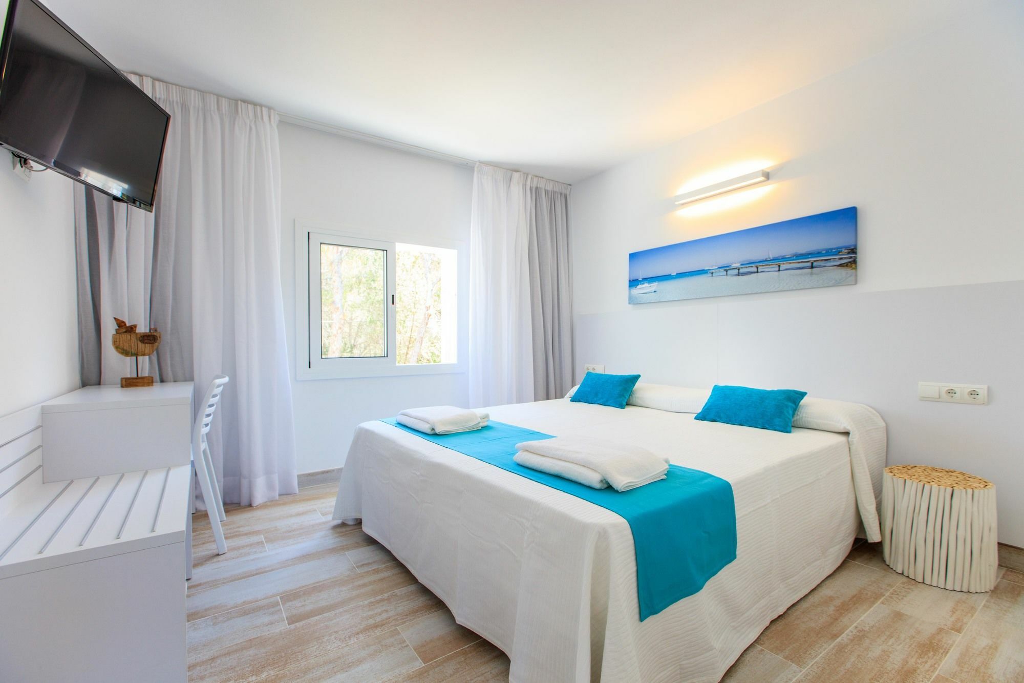 Pinos Playa Suites Es Migjorn Exterior foto